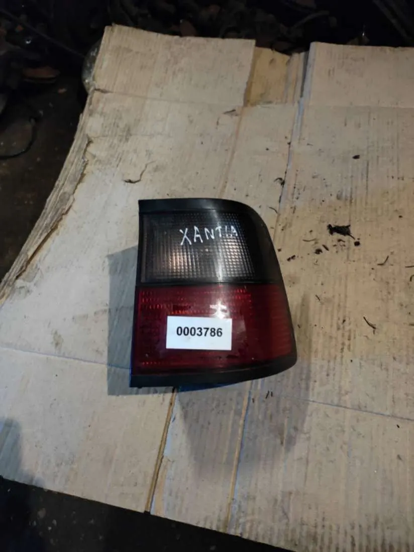 Фонарь задний правый Citroen Xantia 1 поколение