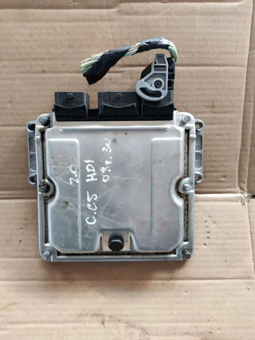 блок управления двигателем Citroen C5 1 поколение 9652183880