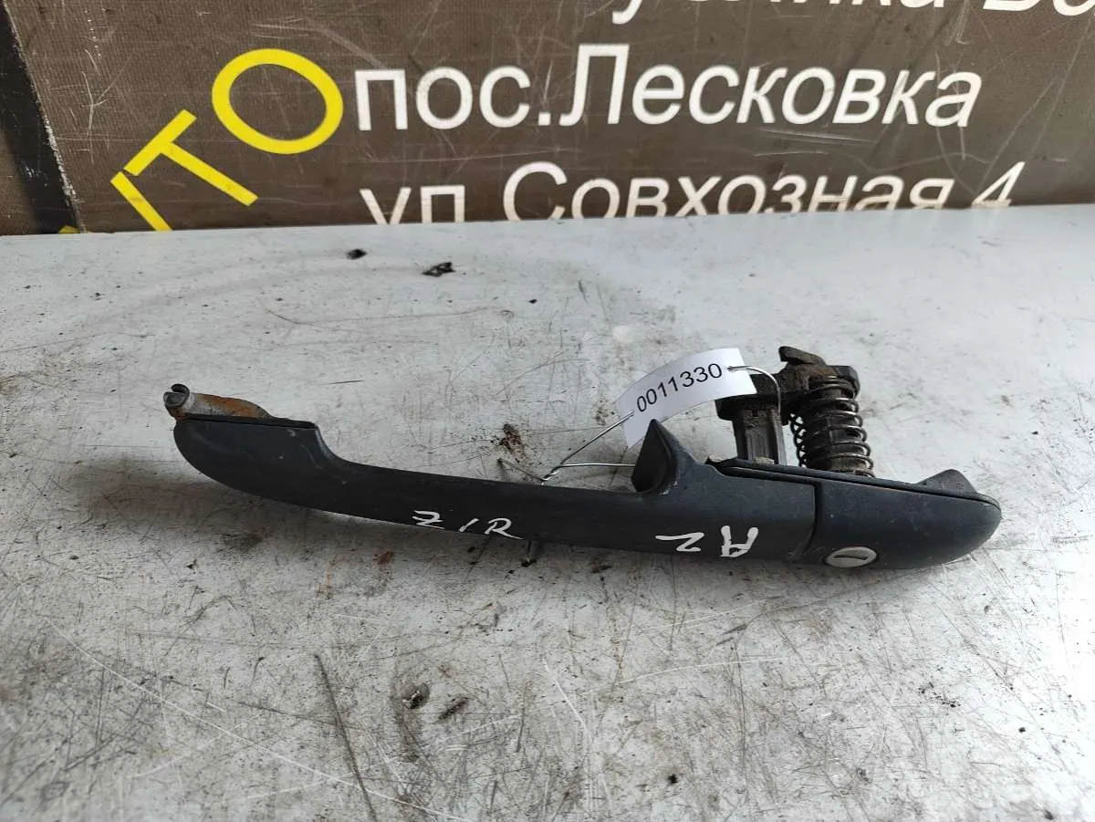 Ручка наружная сдвижной двери правой Mercedes-Benz Vito W638