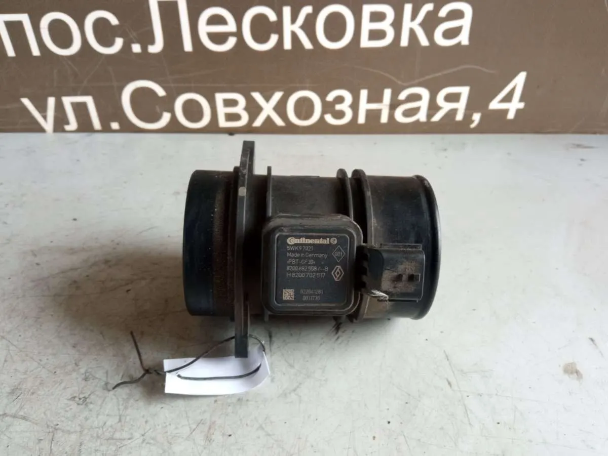 расходомер воздуха Renault Scenic 3 поколение 8200682558В