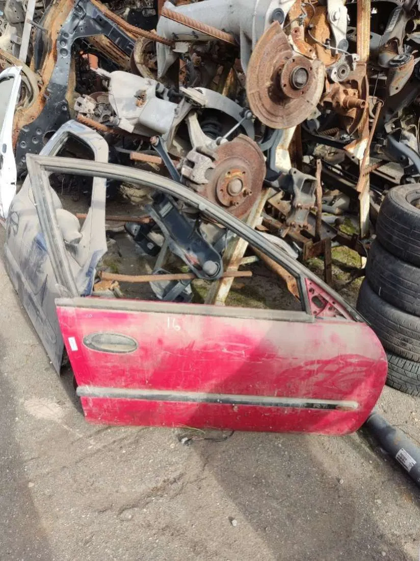 Дверь передняя правая Renault Laguna 1 поколение