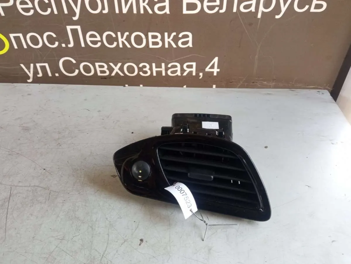 дефлектор обдува салона Renault Scenic 3 поколение