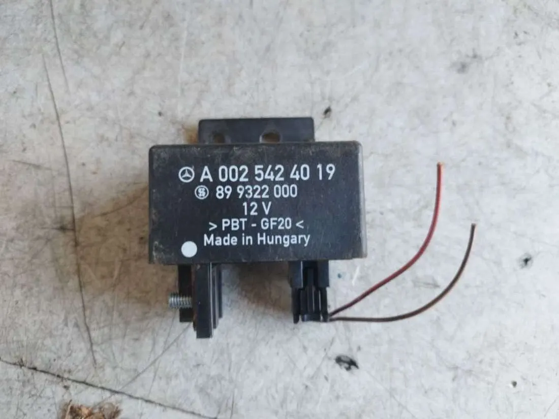 Реле (прочее) Mercedes-Benz Sprinter A0025424019