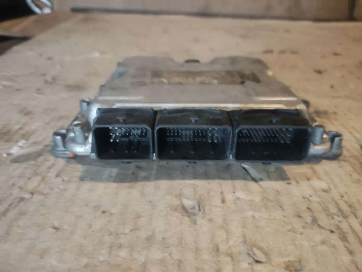 блок управления двигателем Renault Laguna 2 поколение 0281011327 — фото 3