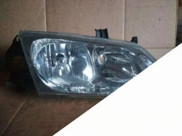 Фара правая Nissan Almera 2 поколение (N16)