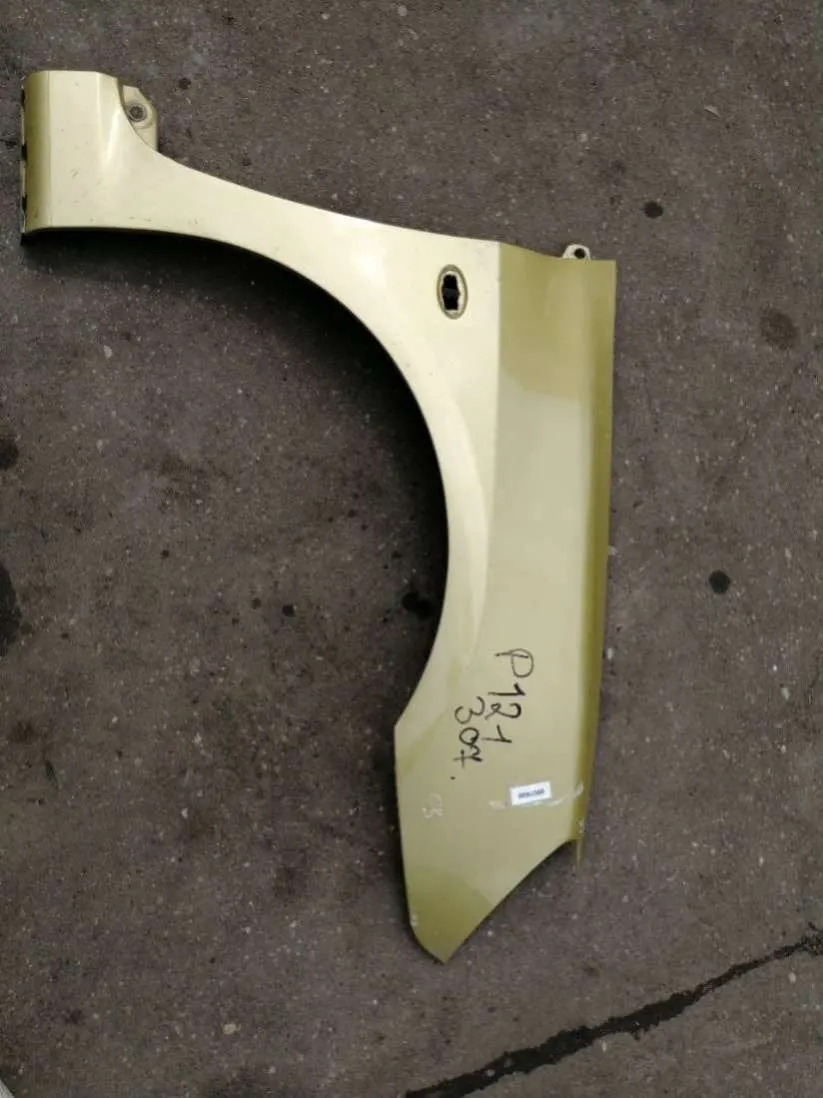 Крыло переднее правое Peugeot 307 1 поколение