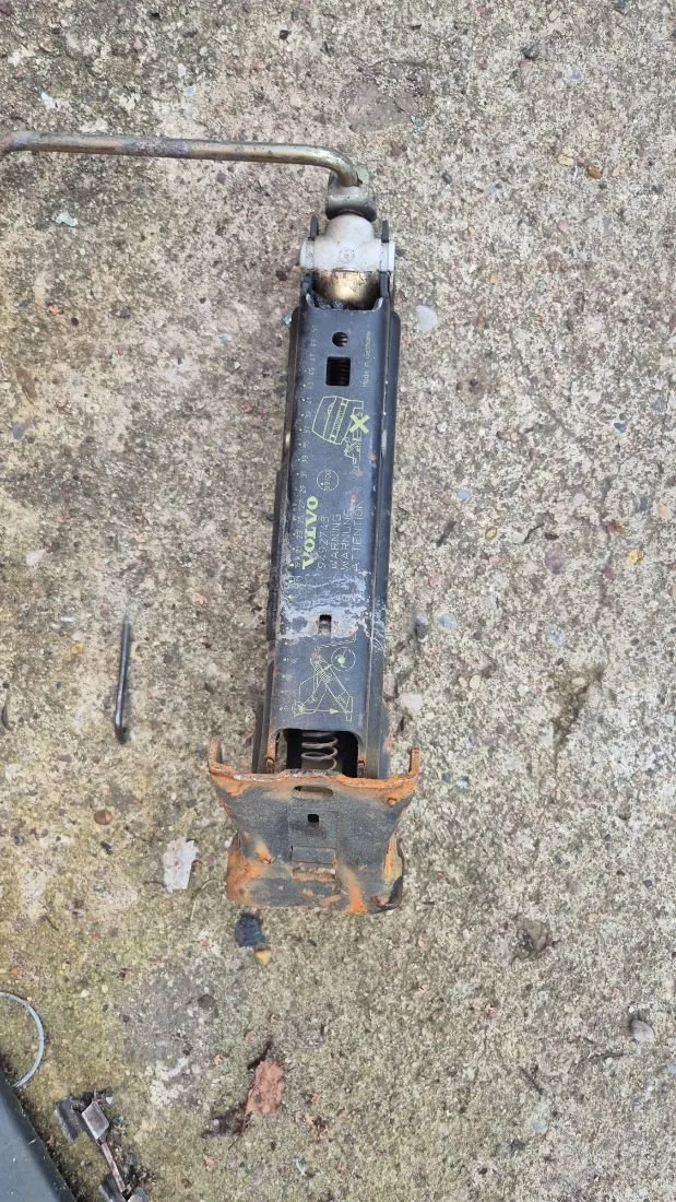 домкрат Volvo S60 1 поколение 9492743