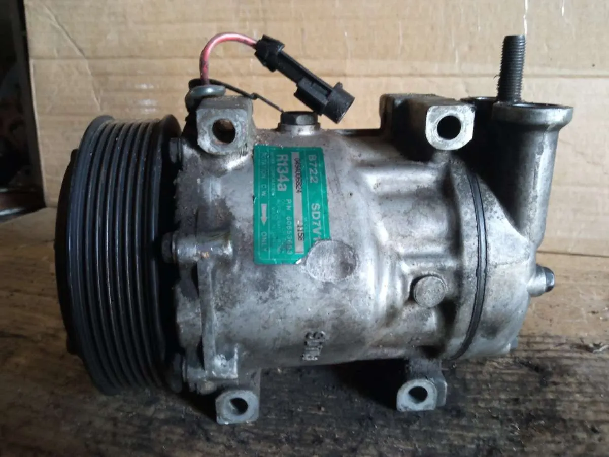 компрессор кондиционера Alfa Romeo 166 936 60653653