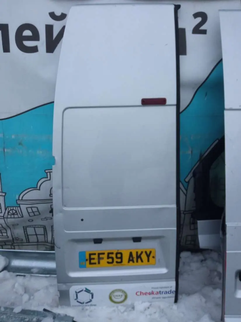 Дверь распашная задняя левая Ford Transit