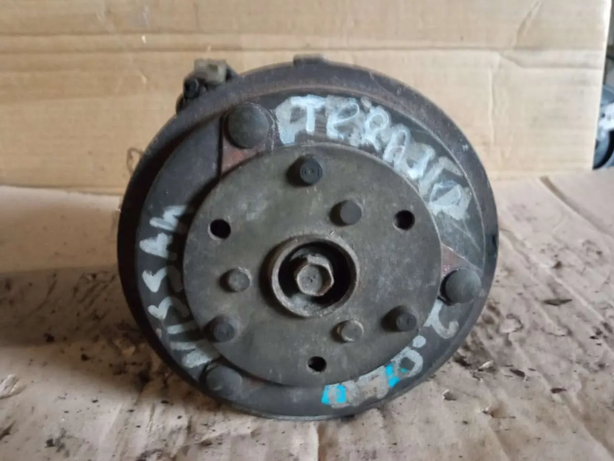 компрессор кондиционера Nissan Terrano 1 поколение 9260066C03 — фото 3