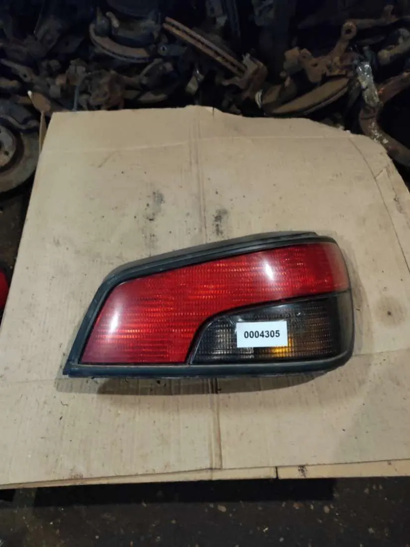 Фонарь задний правый Peugeot 306 1 поколение