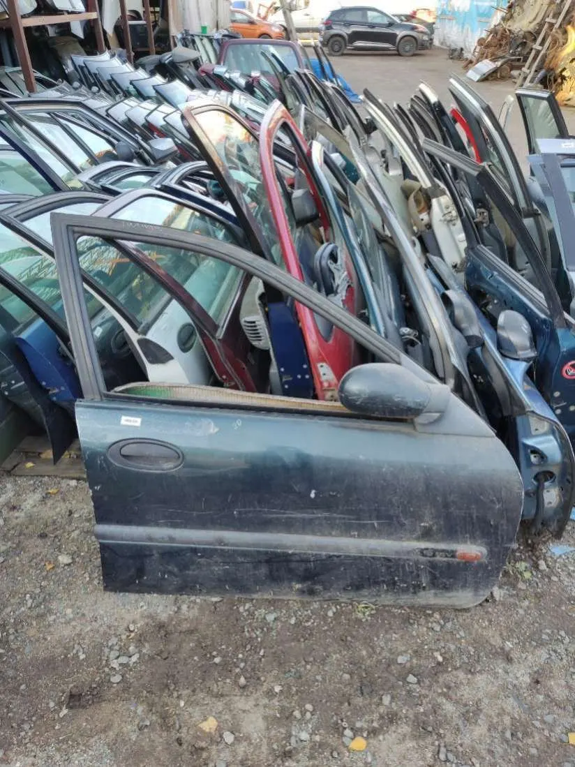 Дверь передняя правая Renault Laguna 1 поколение
