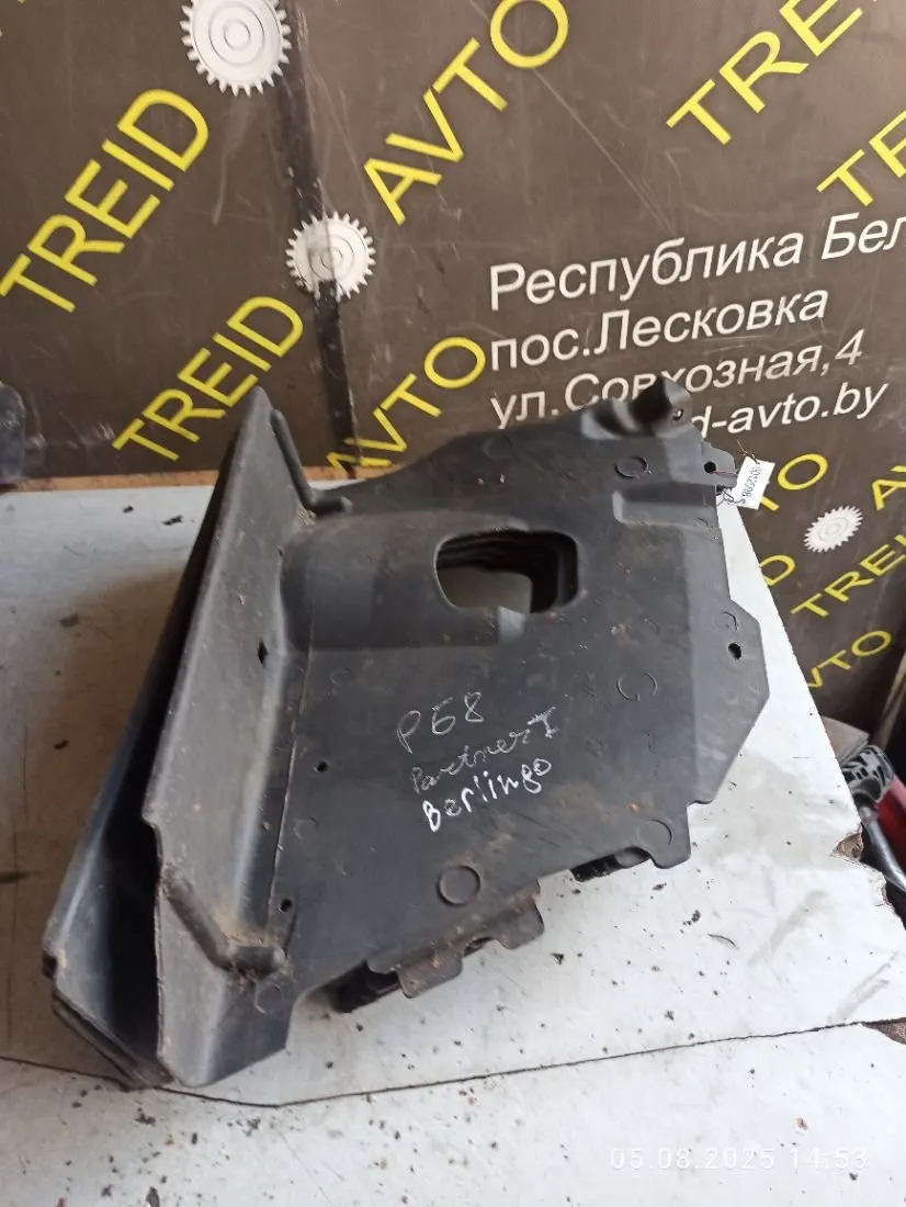 Защита (пыльник) двигателя Peugeot Partner 1 поколение 9624458780 — фото 2