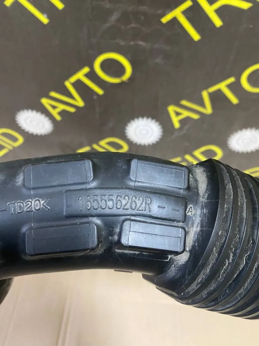 резонатор воздушного фильтра Renault Duster 1 поколение 165556262R