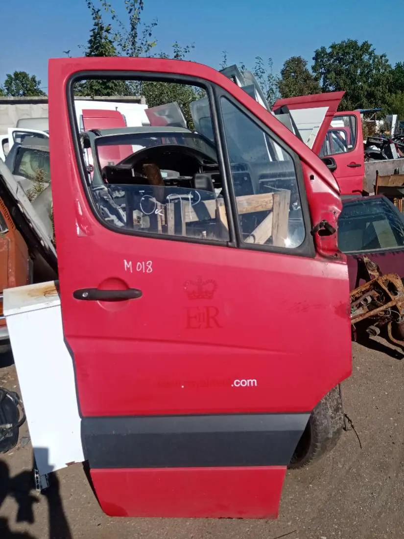 Дверь передняя правая Mercedes-Benz Sprinter