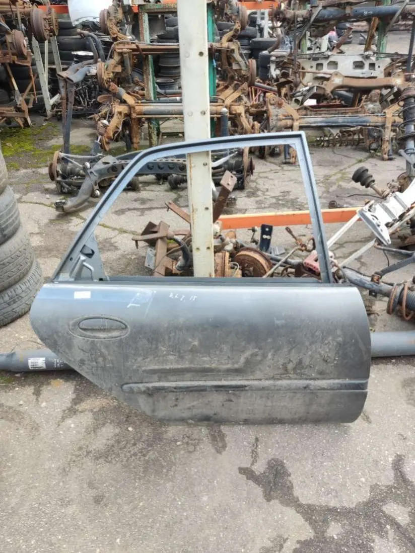 Дверь задняя правая Renault Laguna 1 поколение