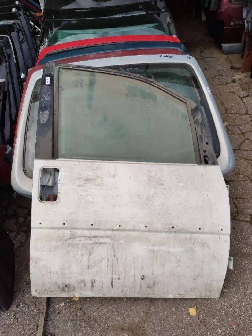 Дверь передняя правая Peugeot 806 221