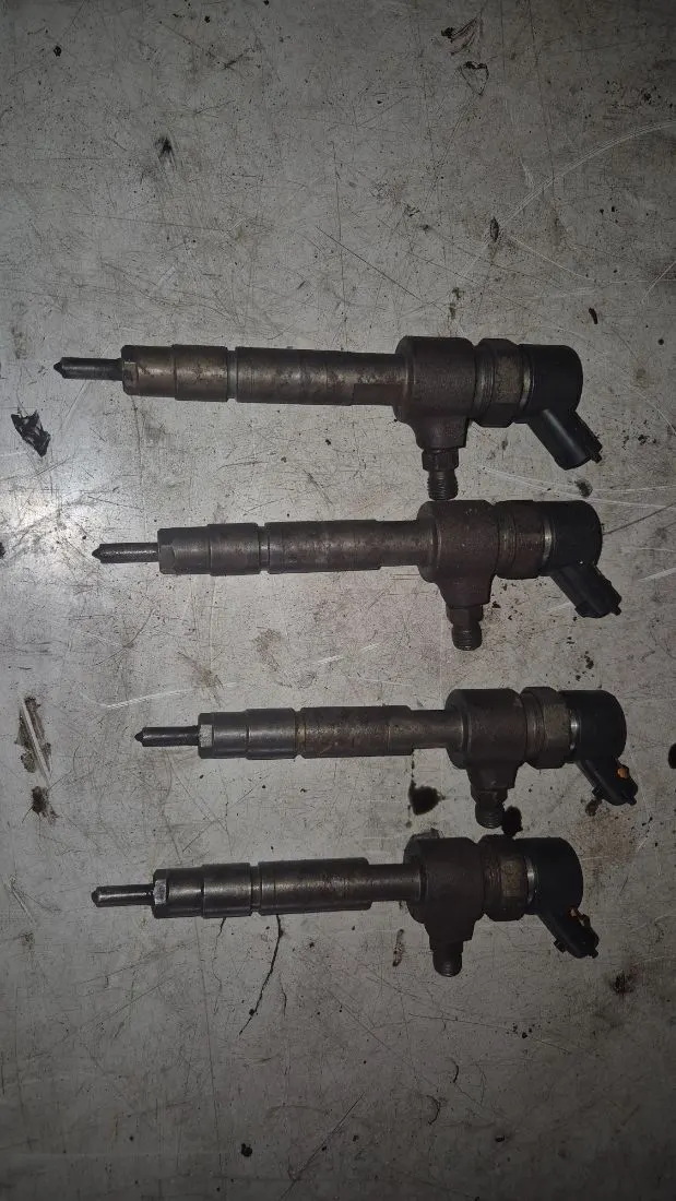 Форсунка бензиновая Fiat Doblo 1 поколение 0445110119