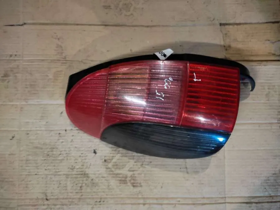 Фонарь задний левый Peugeot 306 1 поколение [рестайлинг]