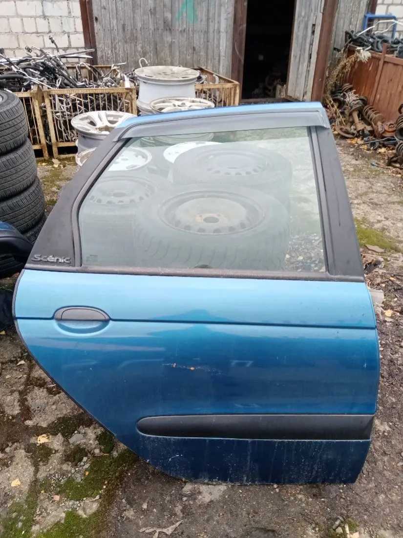 Дверь задняя правая Renault Scenic 1 поколение