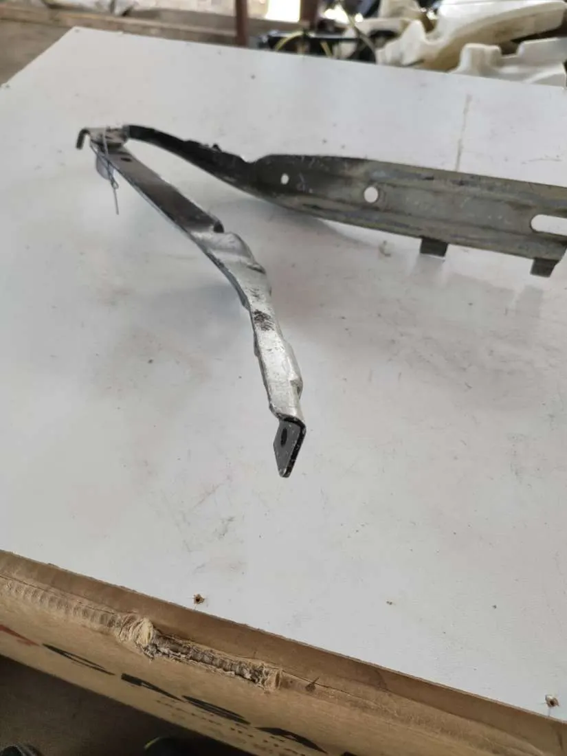 Петля капота правая Peugeot 407 1 поколение