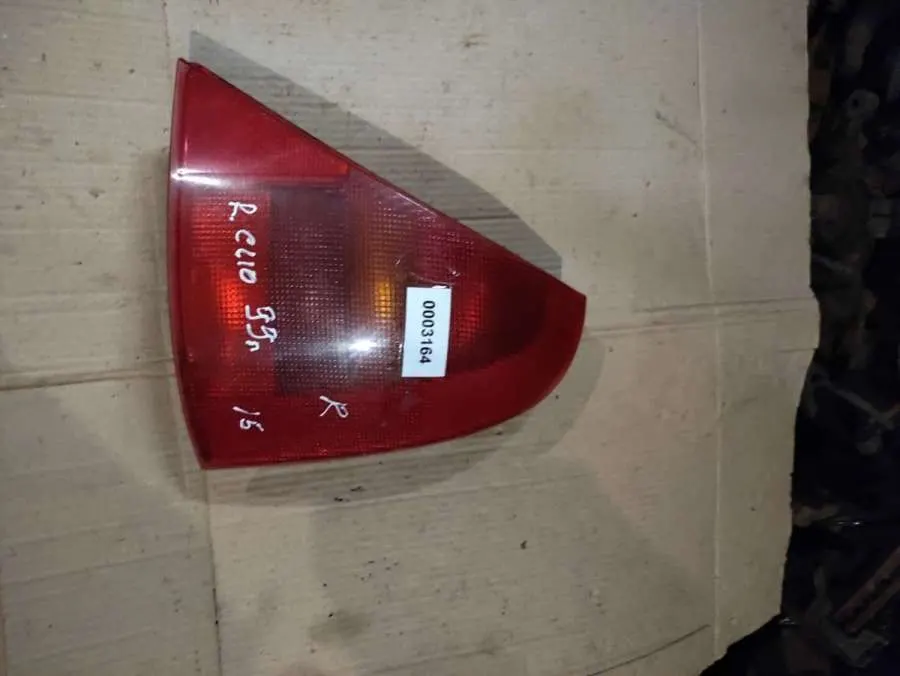 Фонарь задний правый Renault Clio 2 поколение