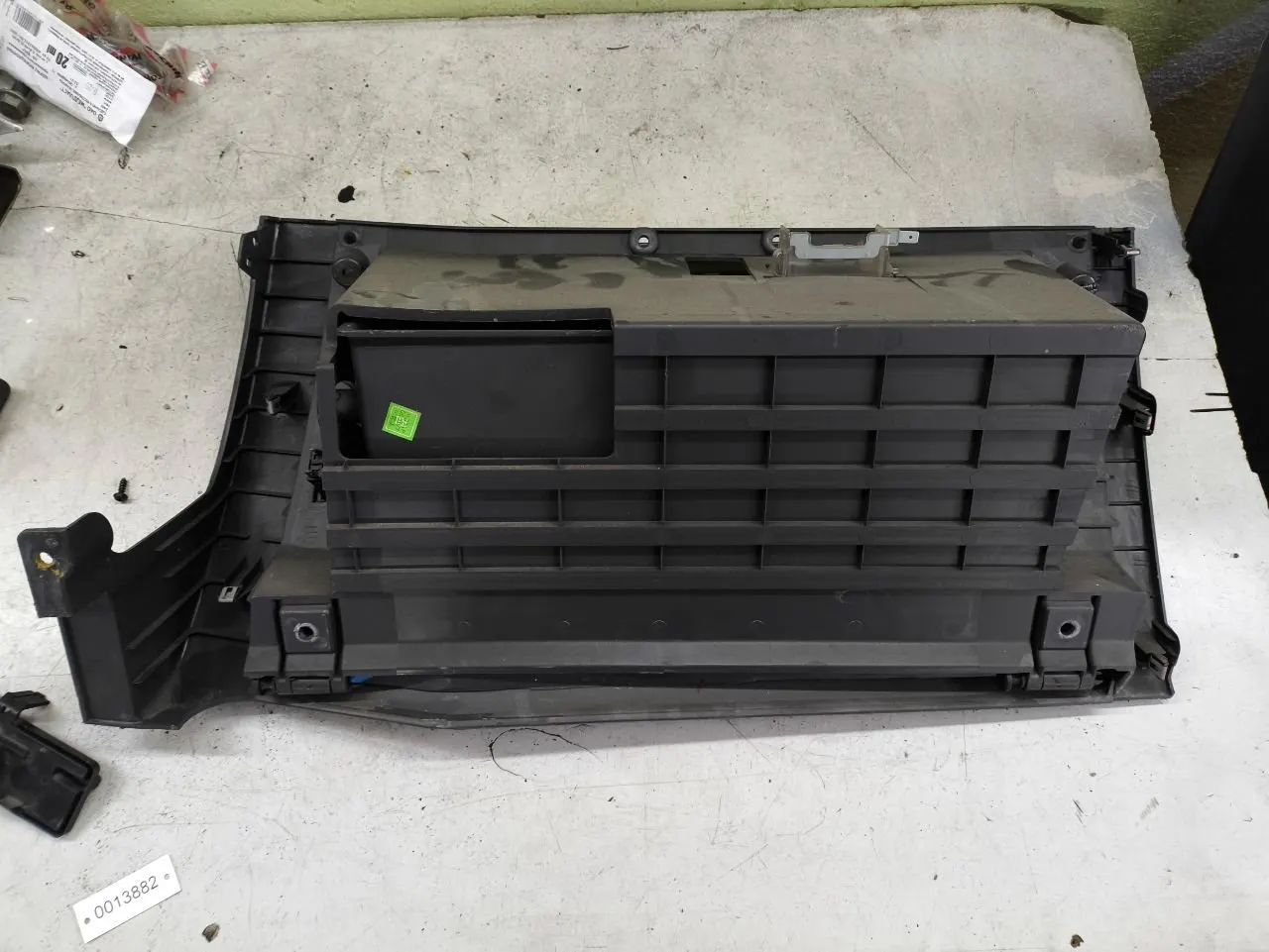 бардачок SsangYong Kyron 1 поколение Артикул IMP-260602-12176