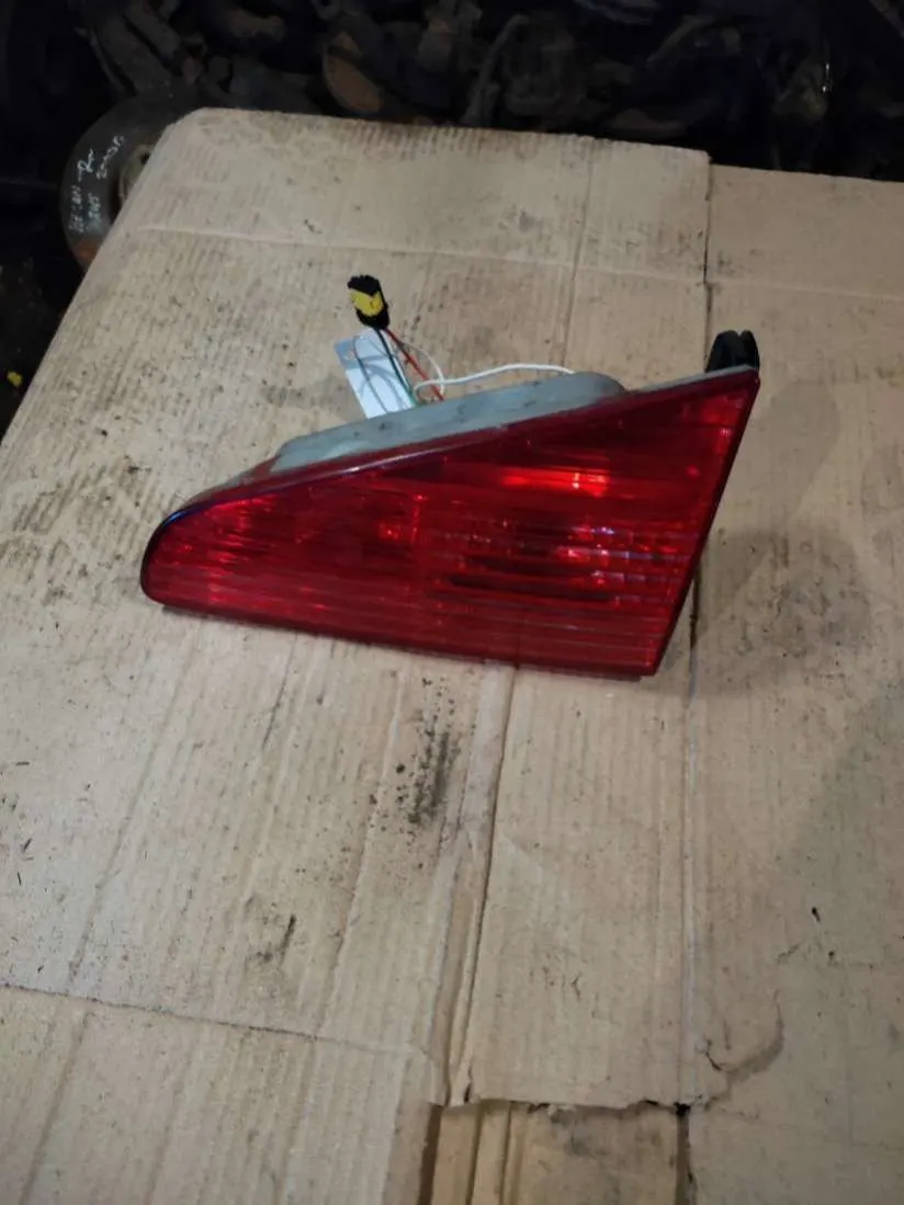 Фонарь крышки багажника правый Peugeot 607 1 поколение [рестайлинг]