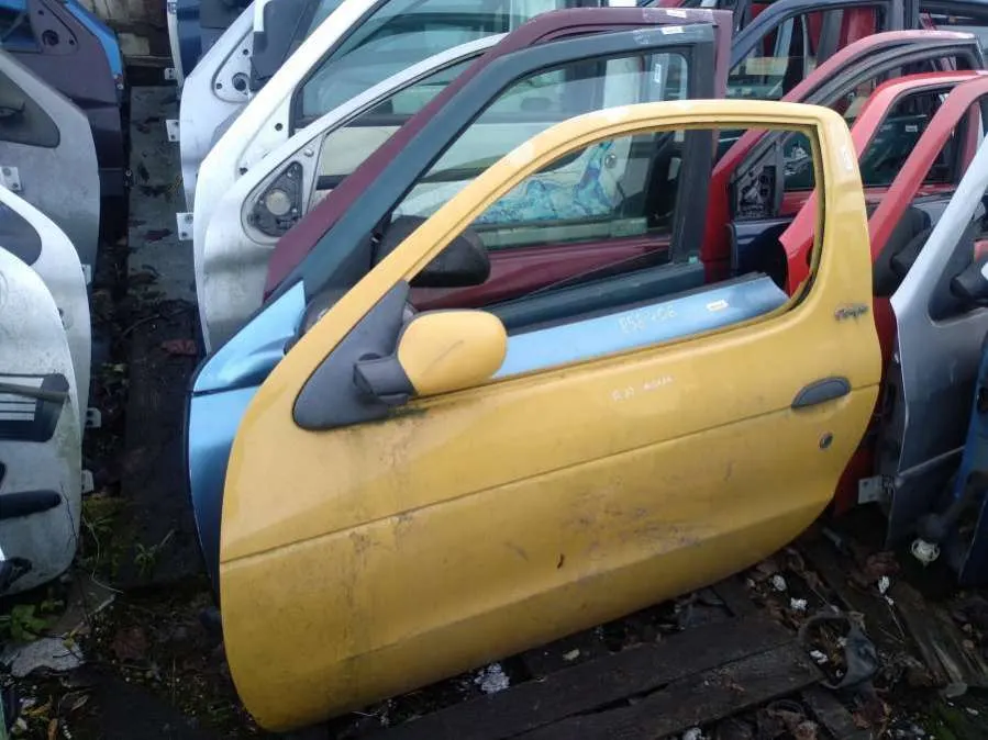 Дверь передняя левая Renault Megane 1 поколение