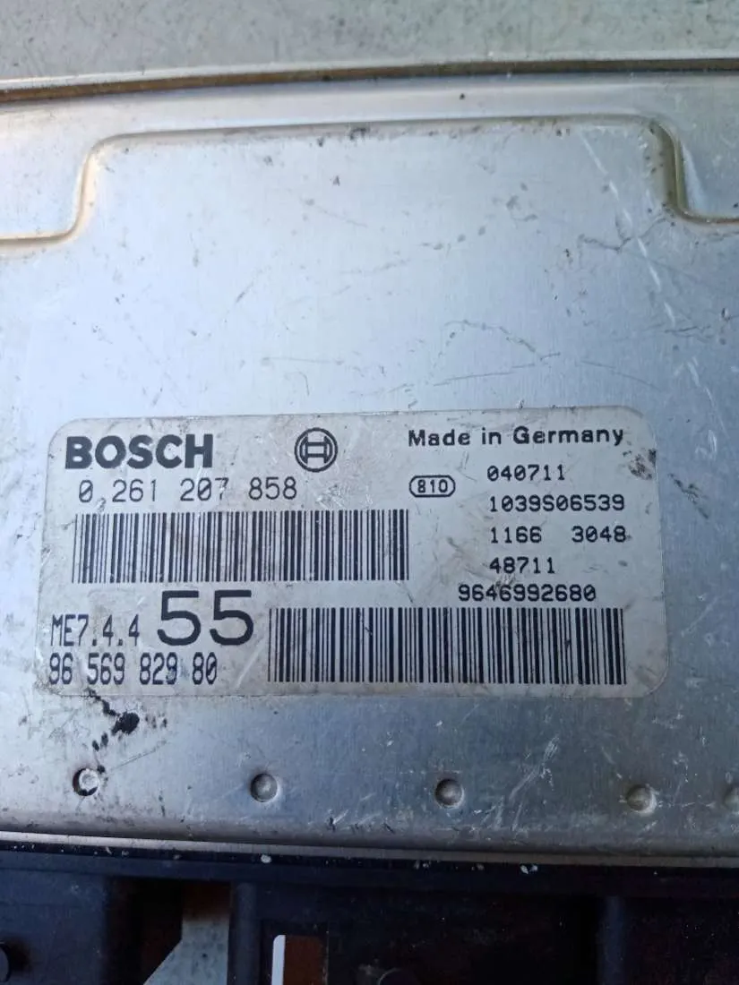 блок управления двигателем Peugeot 307 1 поколение 0261207858 — фото 2