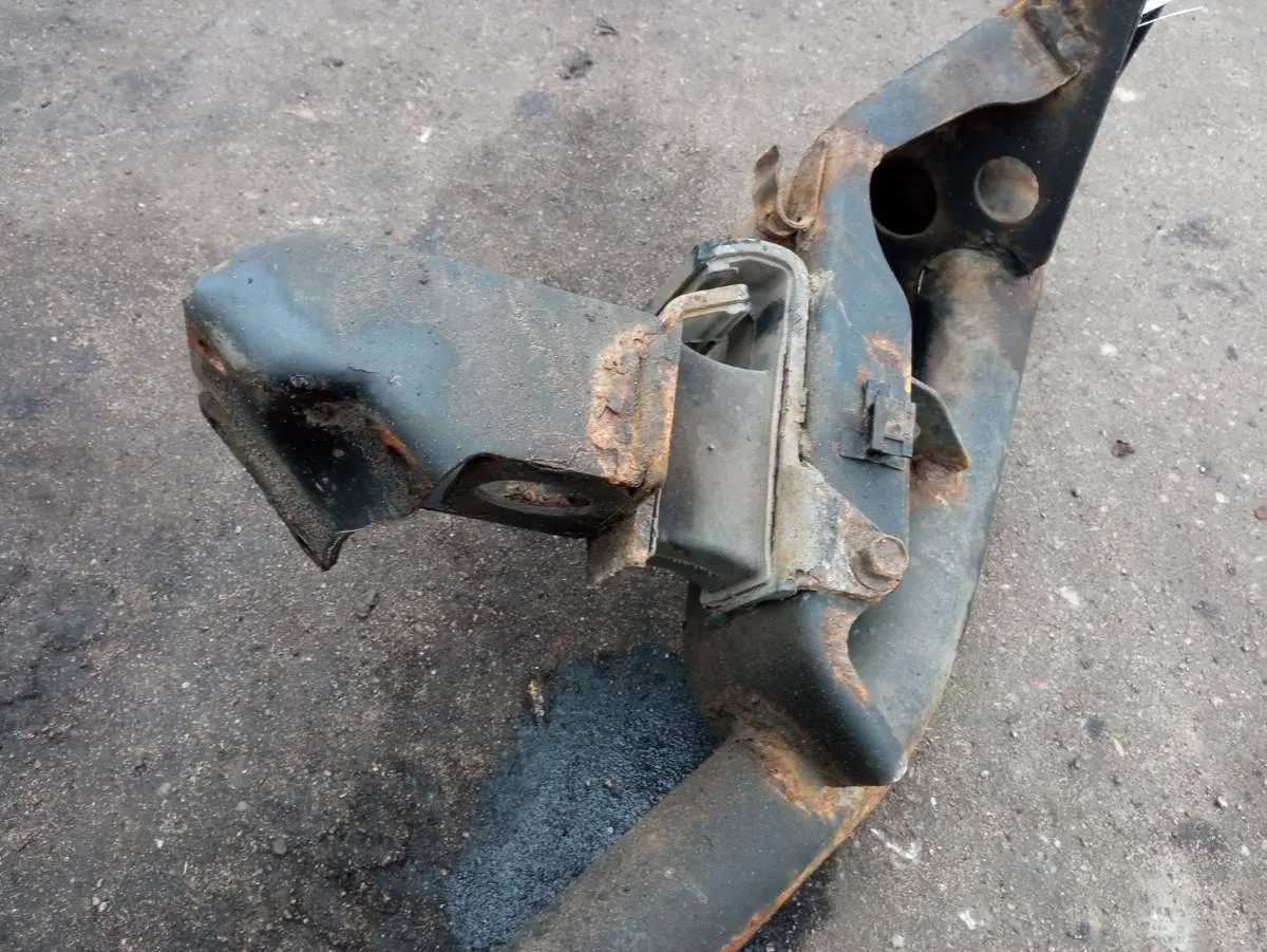 Подушка двигателя Nissan Serena C23 — фото 2