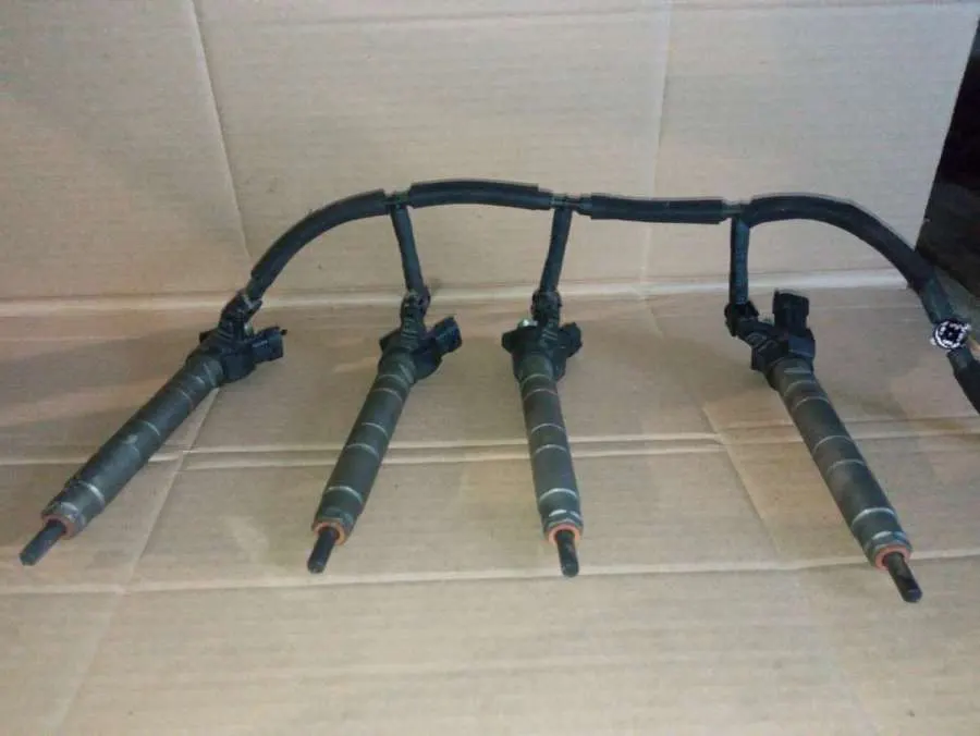 Форсунка бензиновая Volvo XC60 1 поколение 31272690