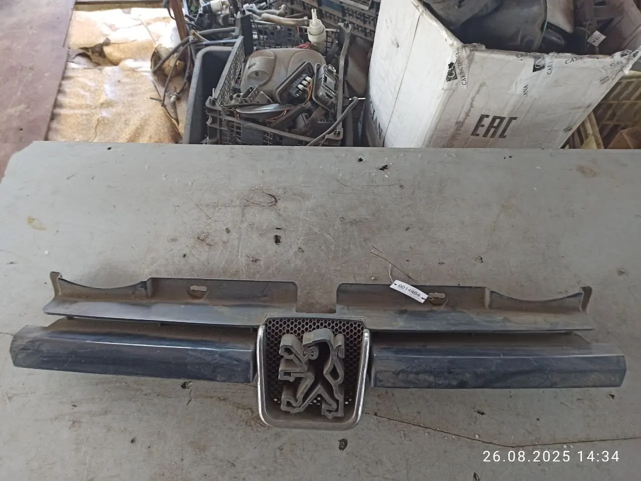 решетка радиатора Peugeot 605
