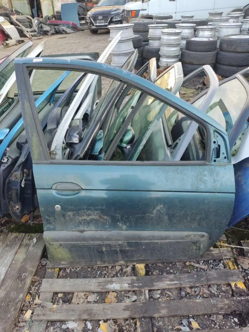 Дверь передняя правая Renault Scenic 1 поколение