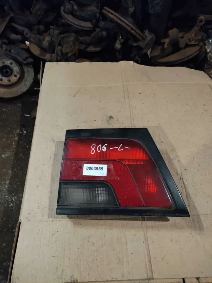 Фонарь крышки багажника левый Peugeot 806 221