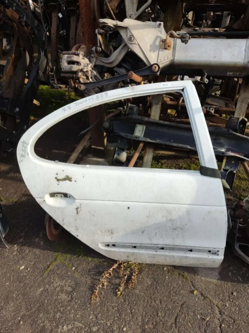 Дверь задняя правая Renault Megane 1 поколение