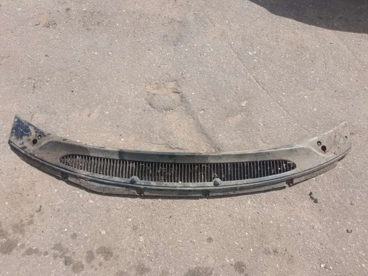 Решетка стеклоочистителя (Дождевик) Chrysler Voyager 3 поколение