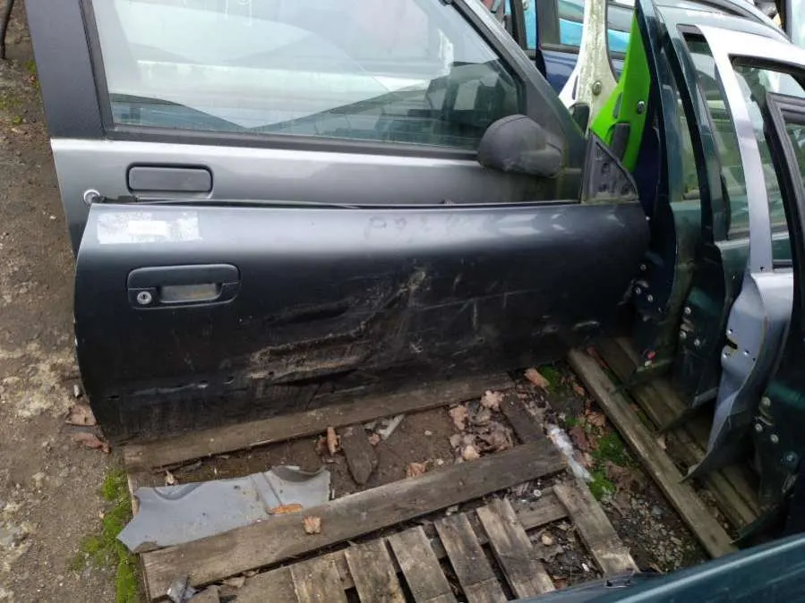 Дверь передняя правая Peugeot 406 1 поколение [рестайлинг]