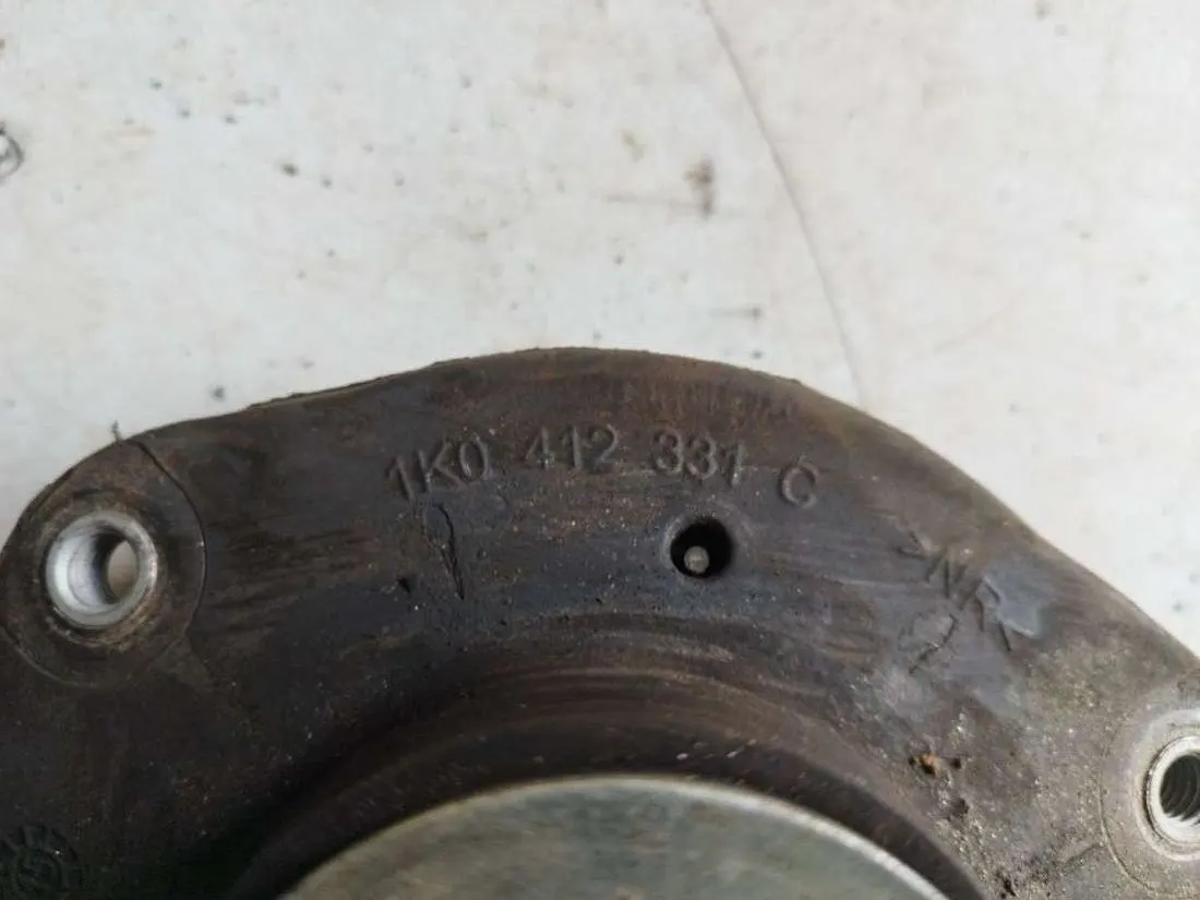 опора амортизатора верхняя (чашка) Volkswagen Jetta 6 поколение 1K0412331C — фото 2