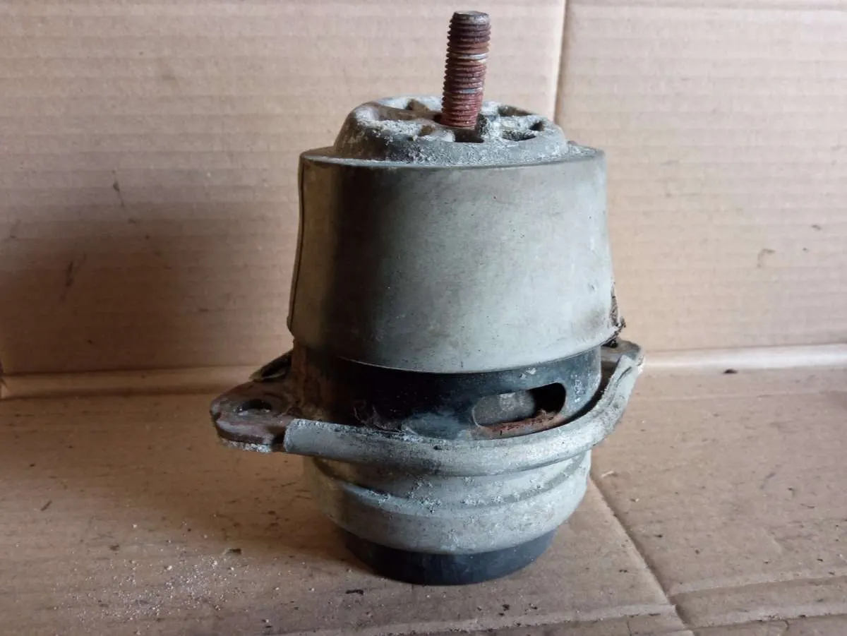 Подушка двигателя Audi Q7 4L 7L6199131A