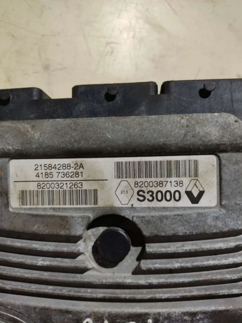 блок управления двигателем Renault Scenic 2 поколение 8200387138 — фото 2