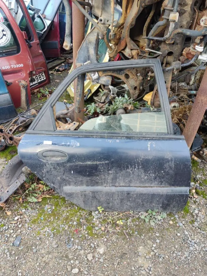 Дверь задняя правая Renault Laguna 1 поколение