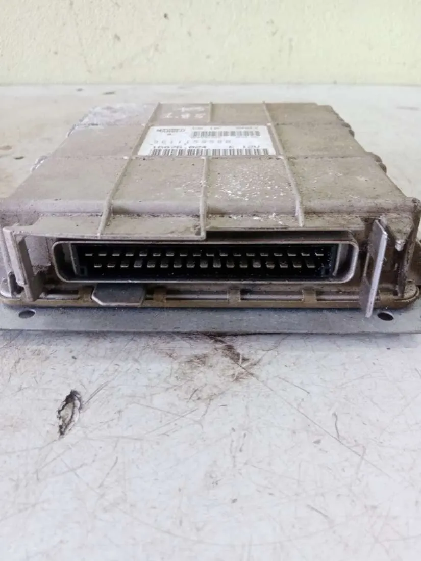 блок управления двигателем Peugeot 405 1 поколение 9611159580 — фото 3