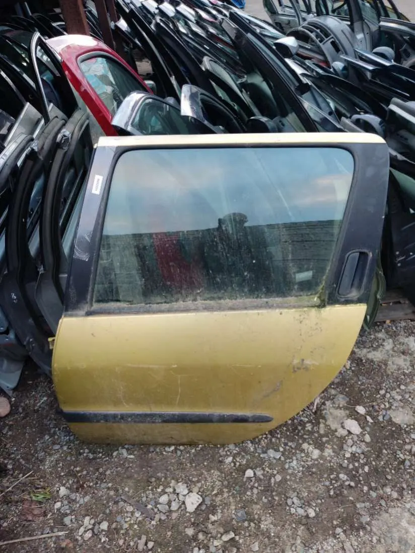 Дверь задняя левая Peugeot 206 1 поколение