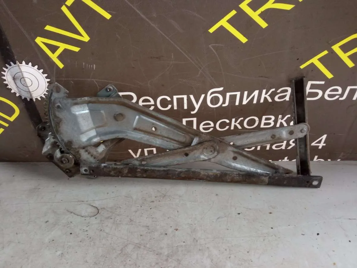 Стеклоподъемник правый задний Nissan Serena C23