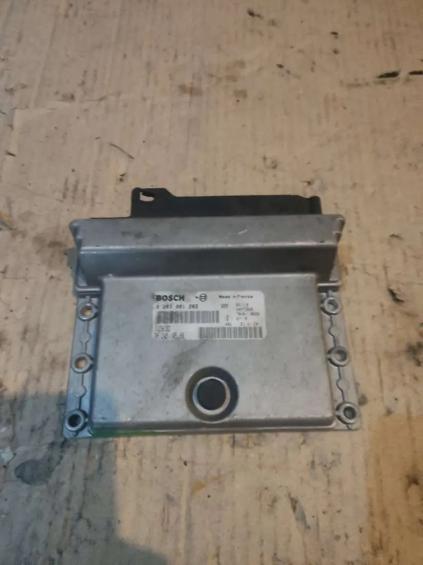 блок управления двигателем Citroen Xantia 1 поколение 0281001262