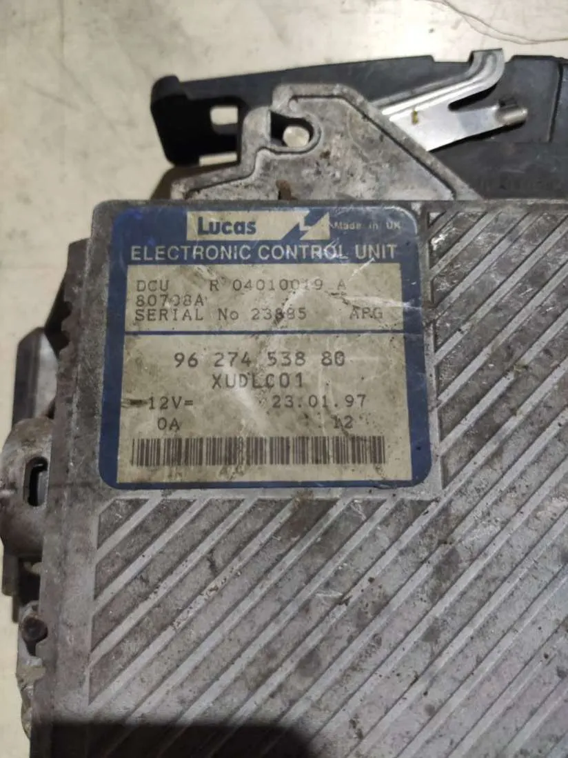 блок управления двигателем Citroen Xantia 1 поколение 9627453880 — фото 2