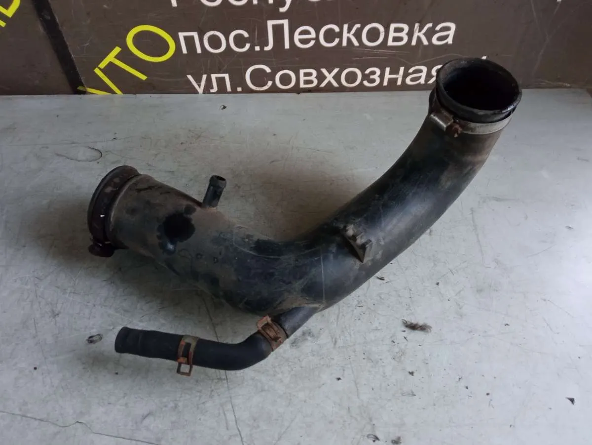 патрубок воздушного фильтра Nissan Serena C23