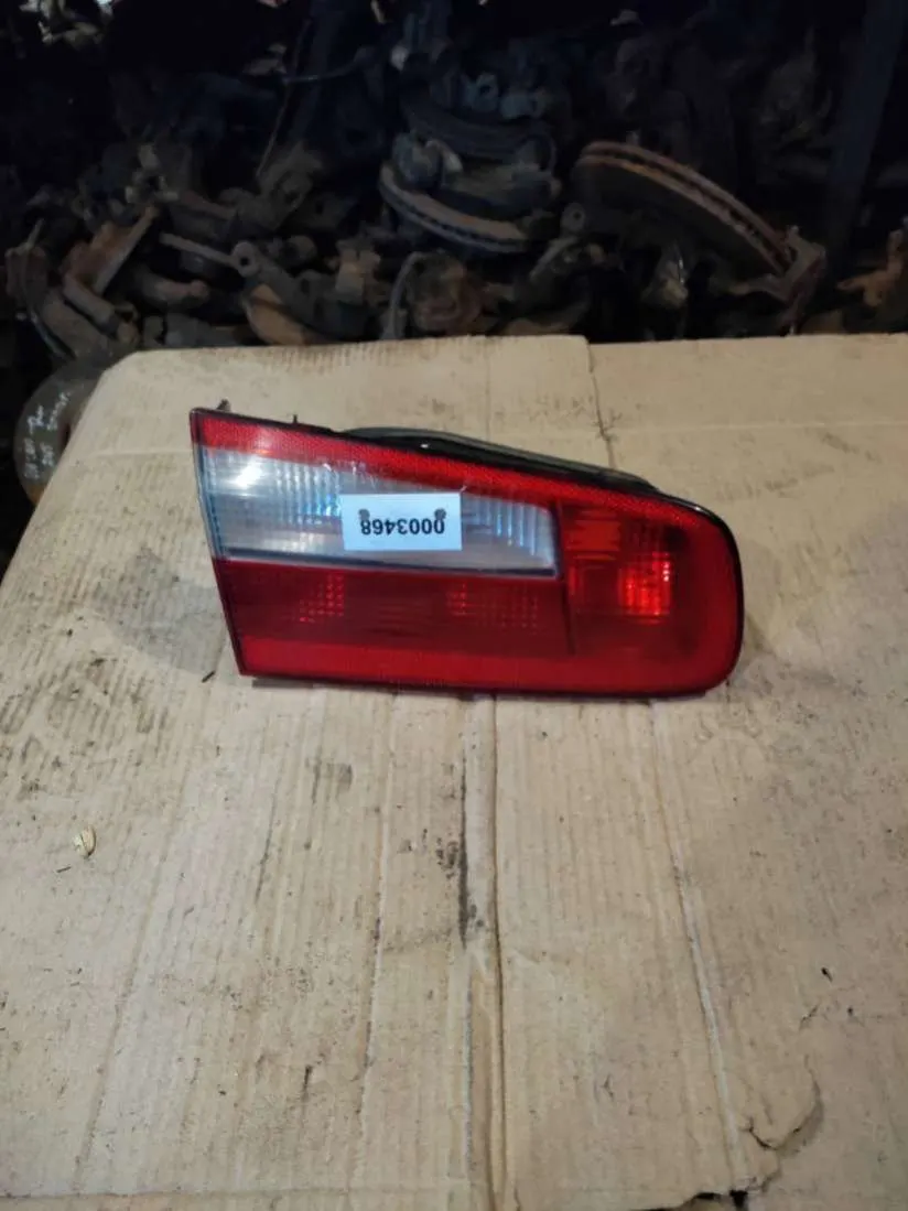 Фонарь крышки багажника левый Renault Laguna 2 поколение