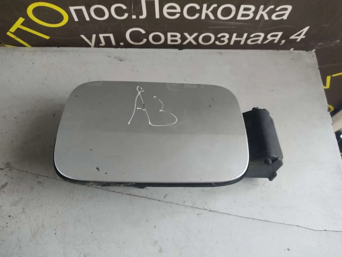 Лючок бензобака Renault Scenic 2 поколение